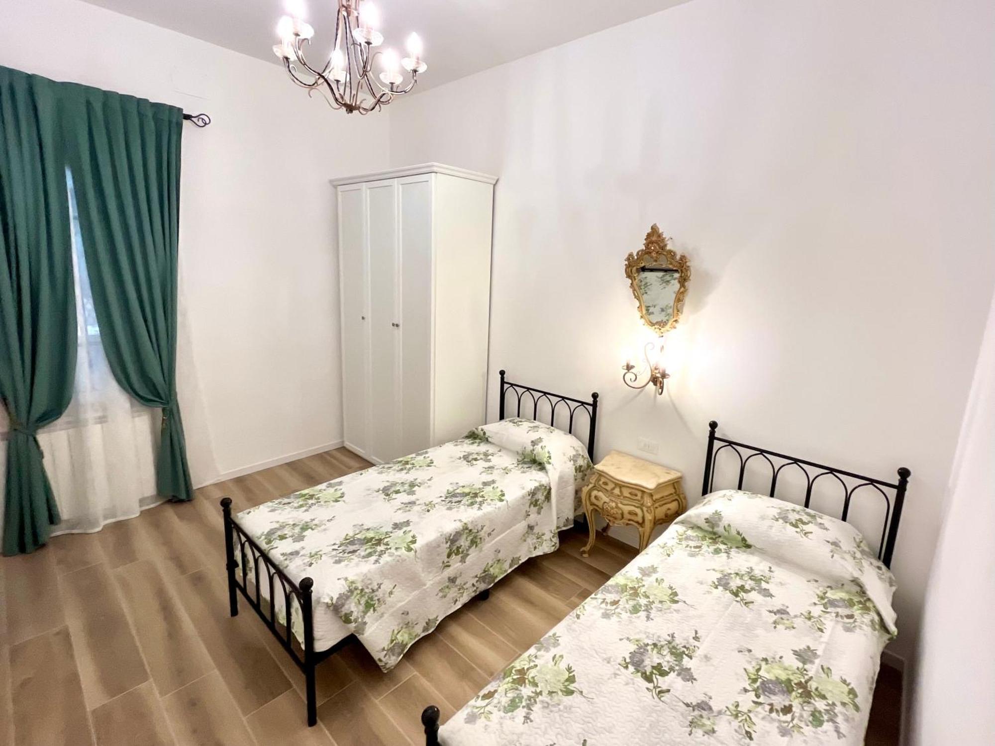 Airoldi Palace Apartment Кіоджа Екстер'єр фото